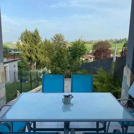 In Oltrepo' Pavese Apartamento *